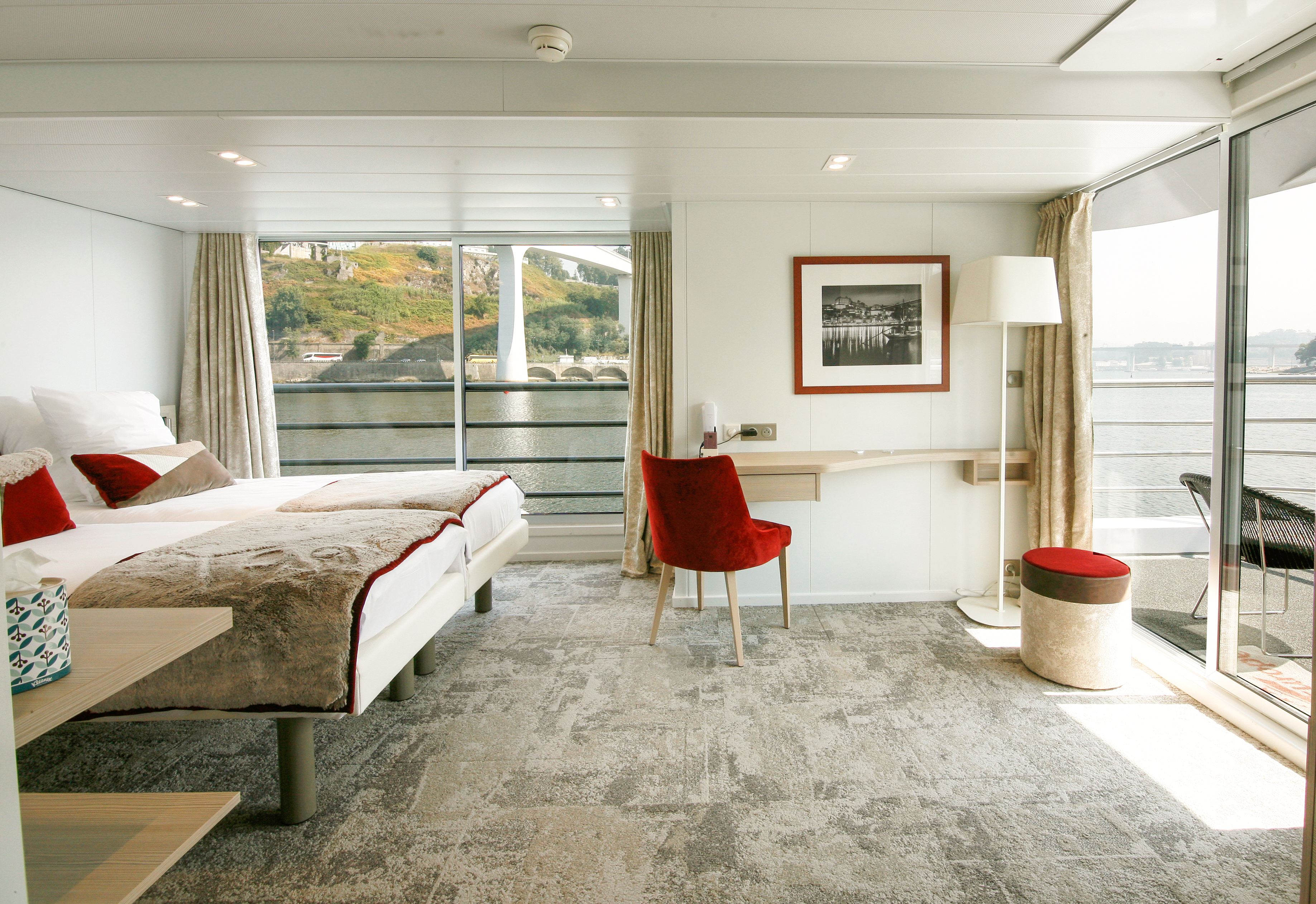 CroisiEurope MS Miguel Torga Suite 3.jpg